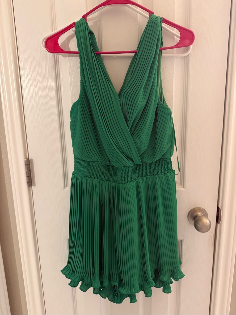 JODIFL Emerald Green Pleated V-Neck Romper